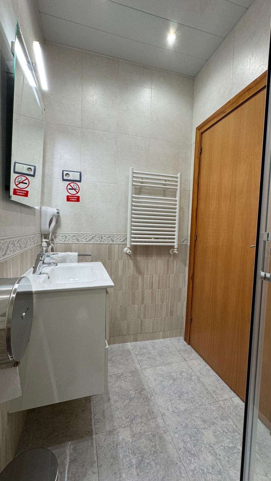 Hostal Madrazo Barselona Dış mekan fotoğraf