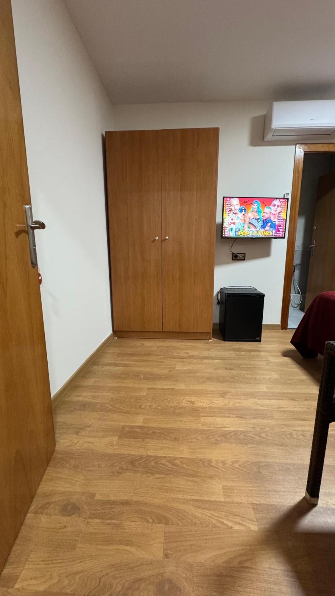 Hostal Madrazo Barselona Dış mekan fotoğraf