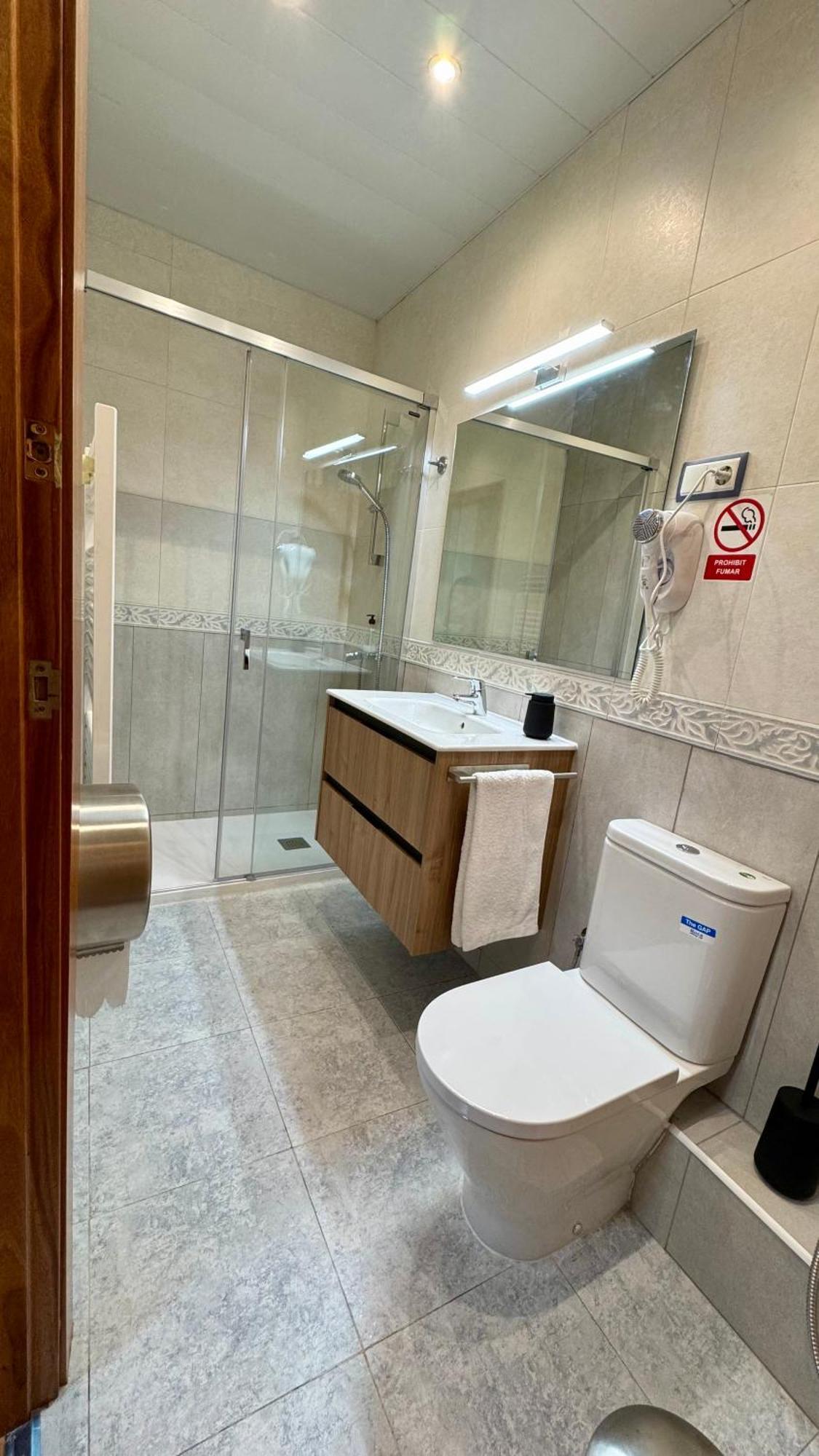 Hostal Madrazo Barselona Dış mekan fotoğraf
