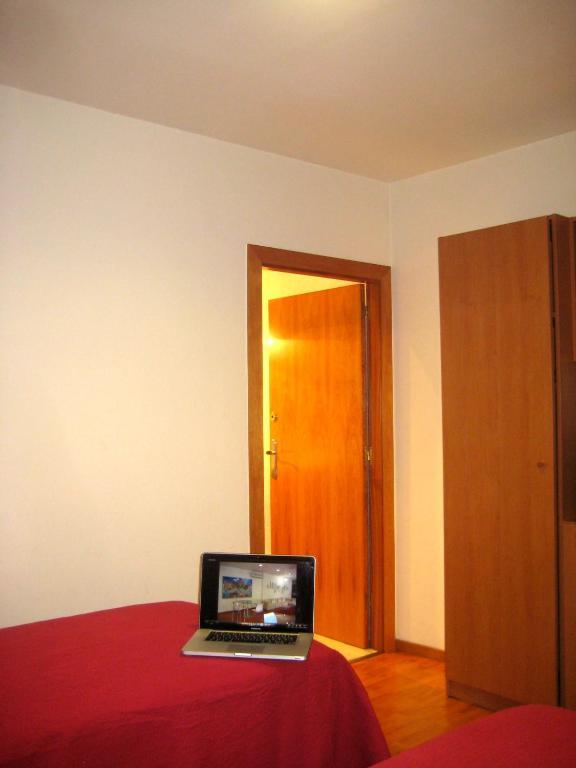 Hostal Madrazo Barselona Oda fotoğraf