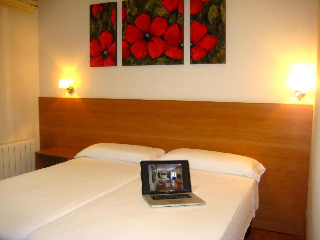 Hostal Madrazo Barselona Dış mekan fotoğraf